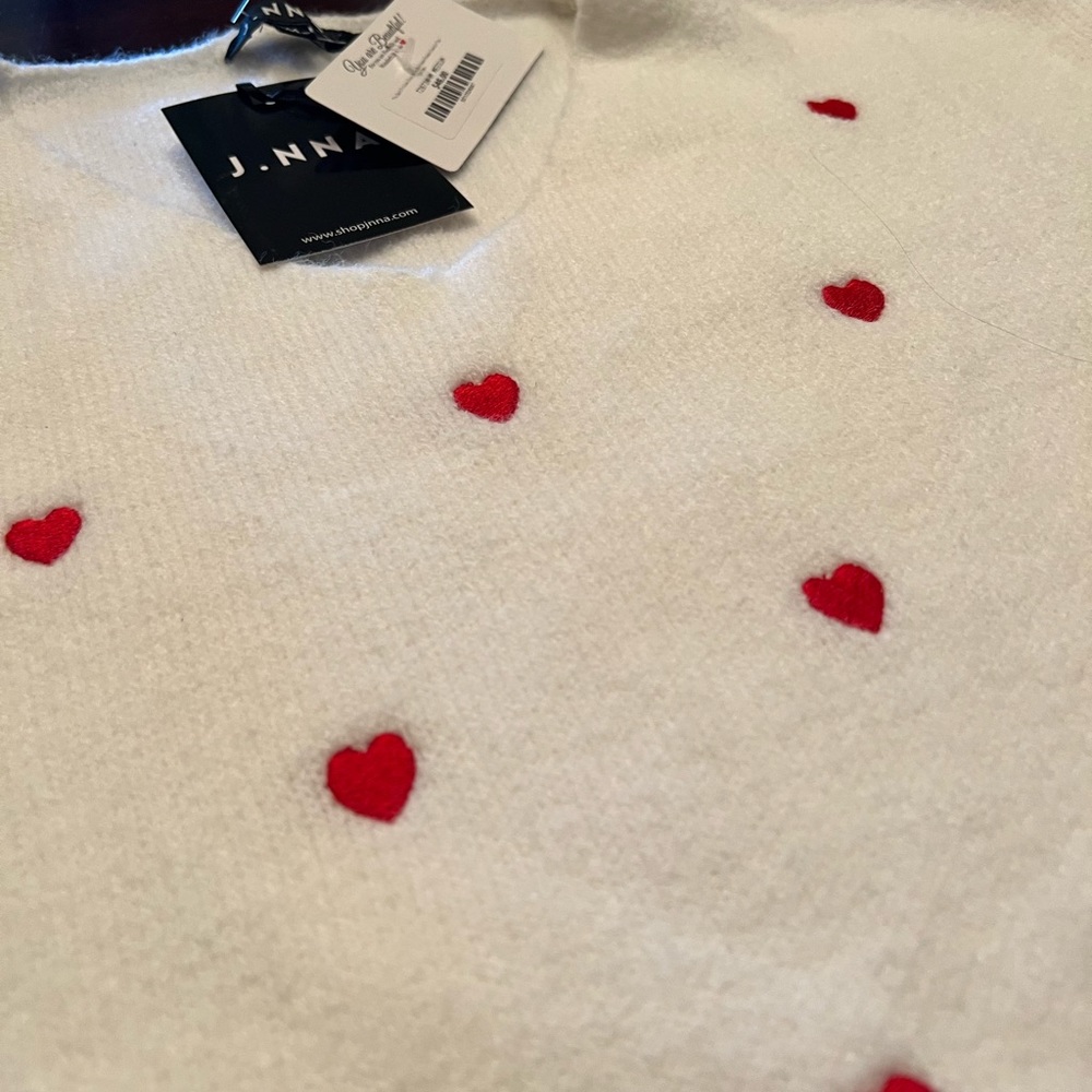 NWT Valentine’s Day white heart sweater v neck size Medium